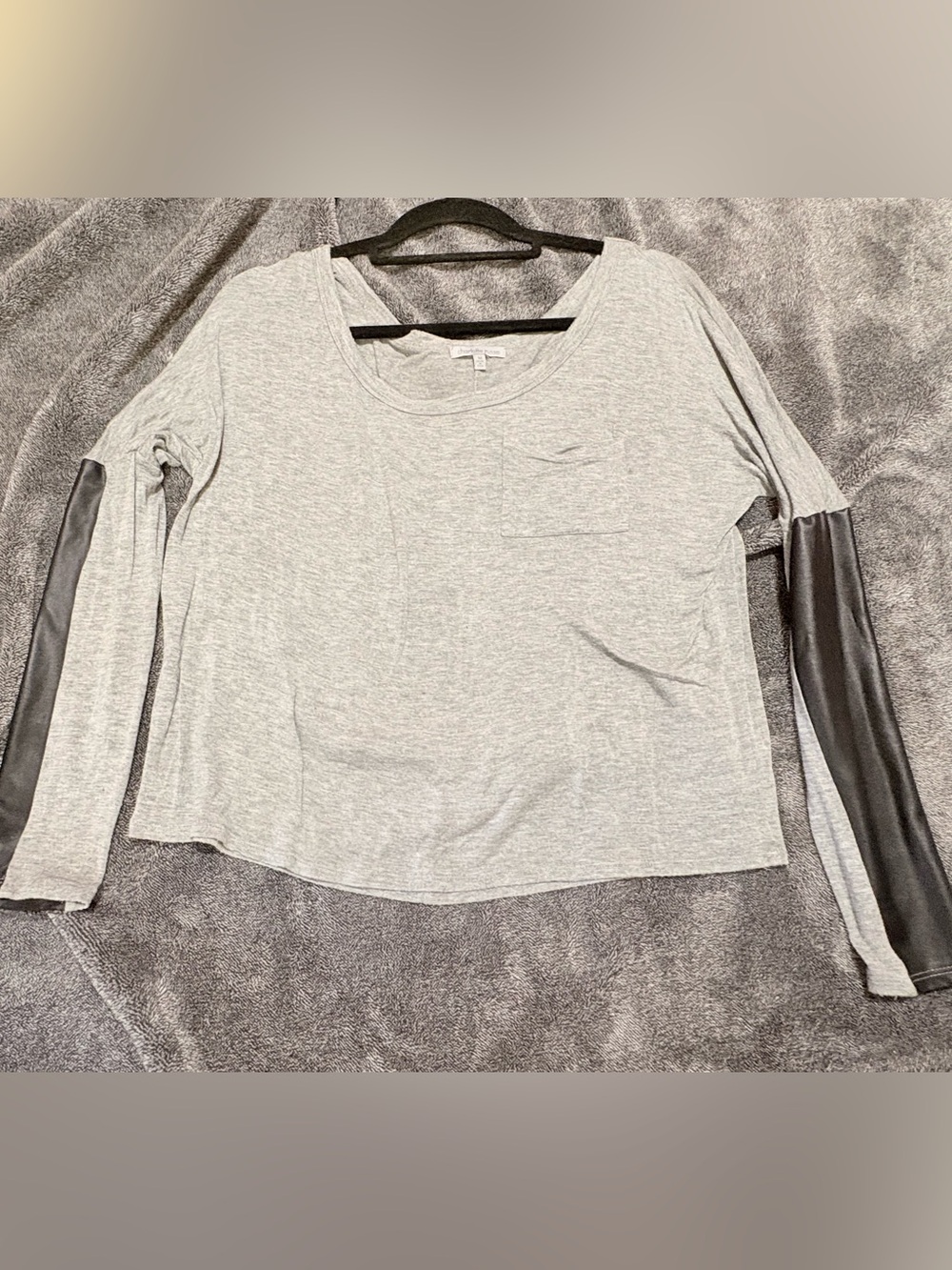 Charlotte Russe Light Gray Long Sleeve Scoop Neck Pocket Top